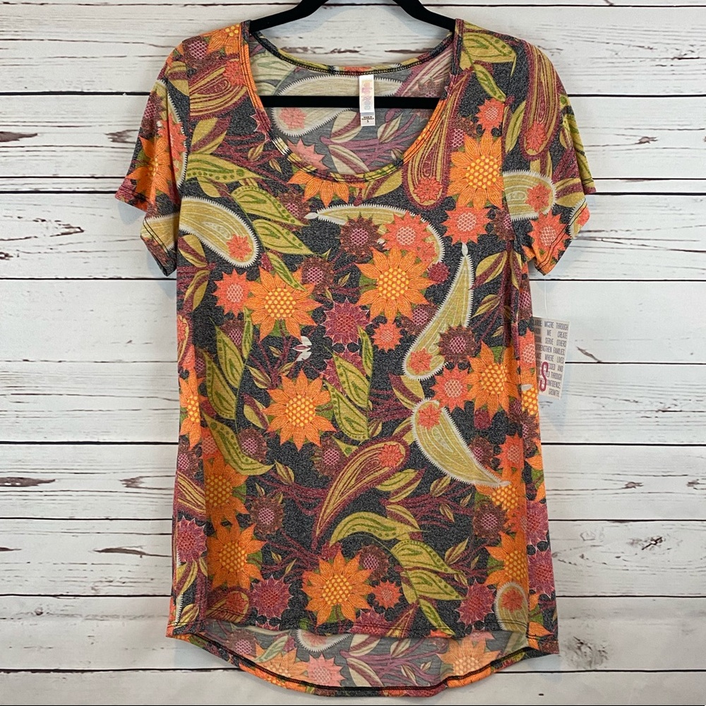 NWT! LulaRoe Classic T